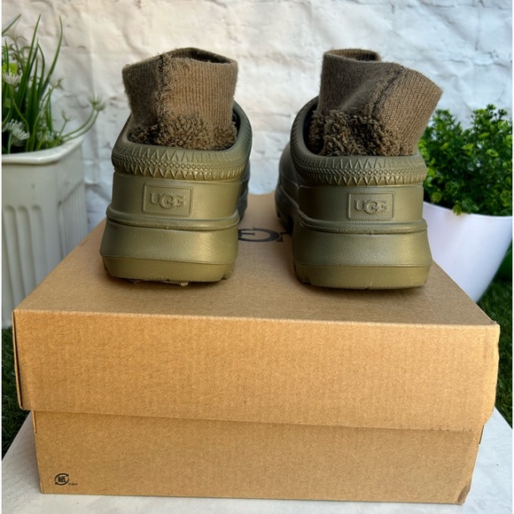 UGG
Women's Tasman X Slip-On
Flats BURNT OLIVE new with box size 5 - Picture 10 of 15